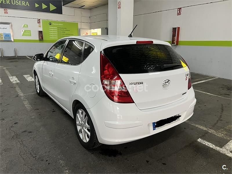 Usado Hyundai i30 Comfort 90 CV (66 kW) 2010 Blanco Berlina