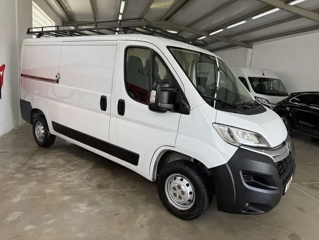 Usado Citroën Jumper 120 CV (88 kW) 2024 Blanco Monovolumen