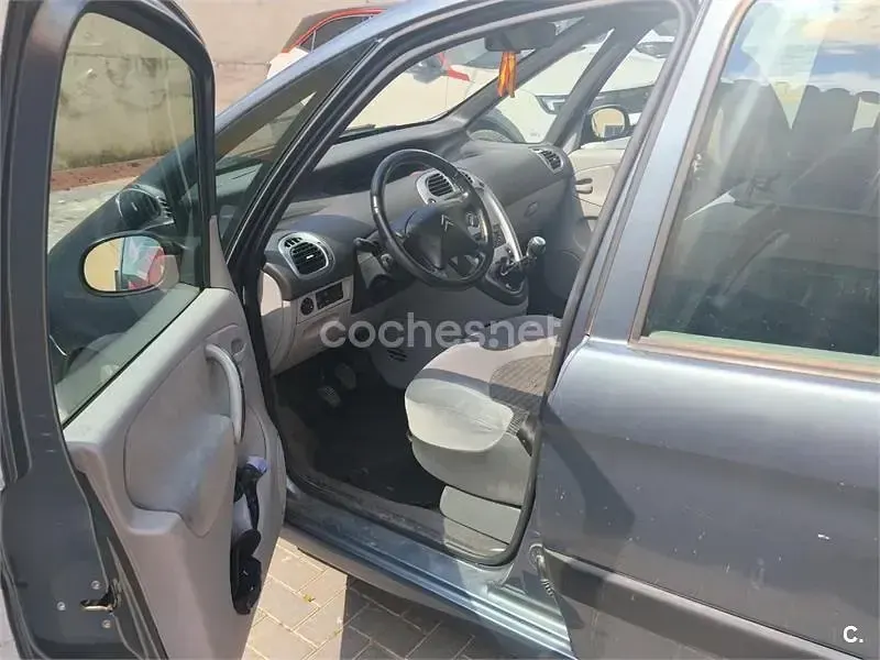 Usado Citroën Xsara Picasso 110 CV (80 kW) 2008 Gris / plata Monovolumen