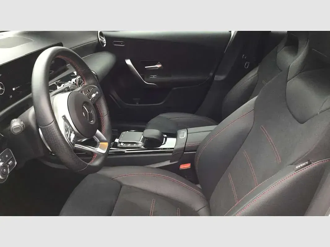 Usado Mercedes A250 218 CV (160 kW) 2022 Negro Berlina