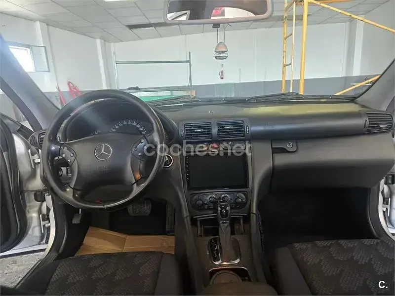 Usado Mercedes C270 Elegance 170 CV (125 kW) 2003 Blanco Berlina
