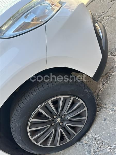 Usado Peugeot 2008 Active 92 CV (67 kW) 2014 Blanco SUV