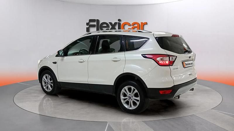Usado Ford Kuga Titanium 120 HP (88 kW) 2017 Branco SUV