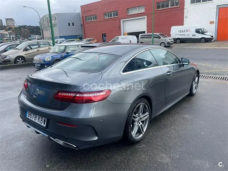 Usado Mercedes E220 194 CV (142 kW) 2017 Negro Coupe