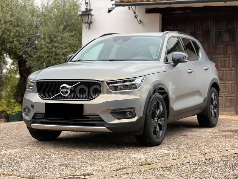 Beige Usado 2020 Volvo XC40 Momentum SUV | 23.499 € (Precio justo) - Imagen 1/4