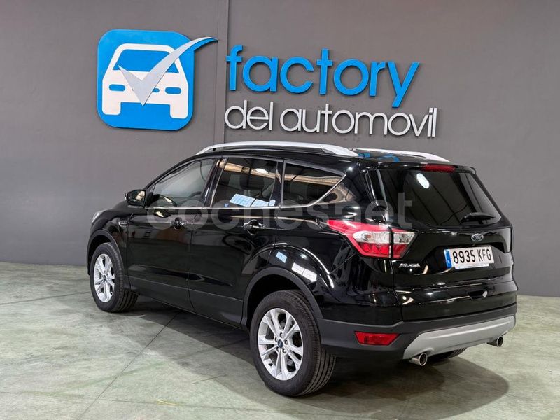 Usado Ford Kuga Titanium 120 CV (88 kW) 2017 Negro SUV