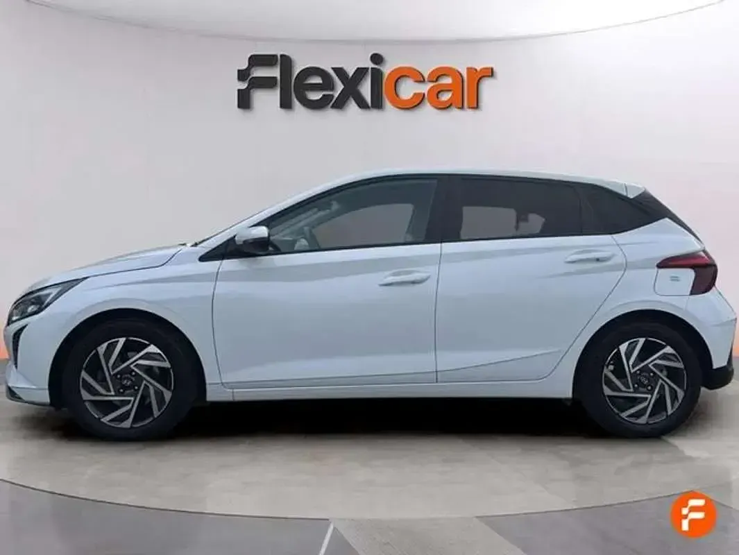 Usado Hyundai i20 101 CV (74 kW) 2024 Blanco Utilitario