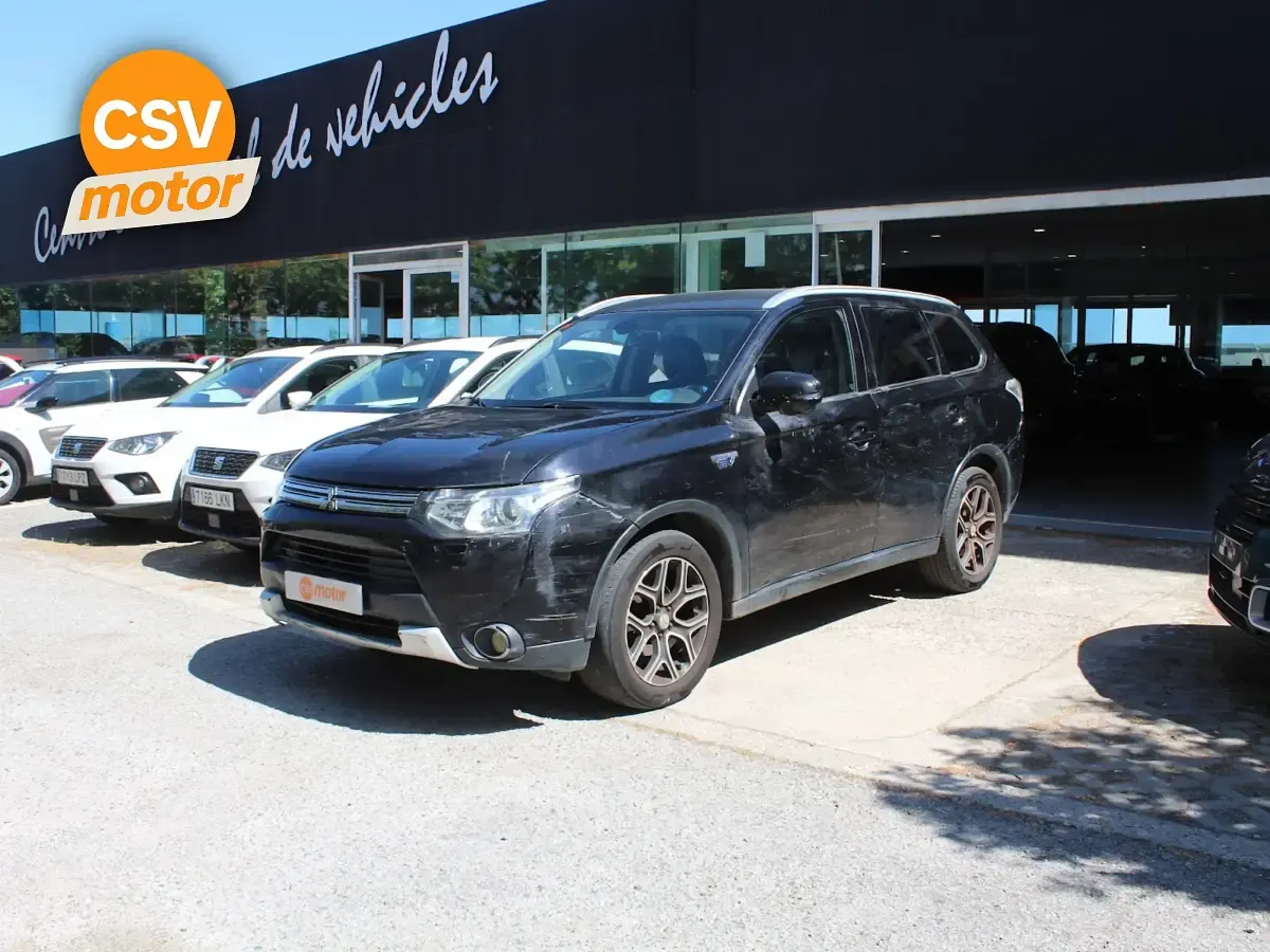 Usado Mitsubishi Outlander P-HEV 203 CV (149 kW) 2014 SUV