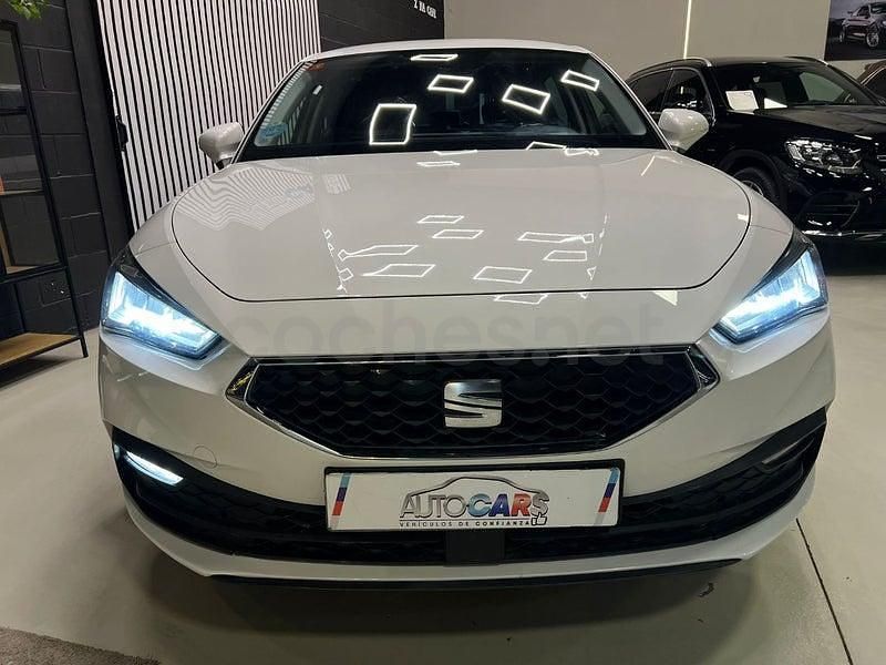 Usado Seat Leon FR 150 CV (110 kW) 2021 Blanco Familiar