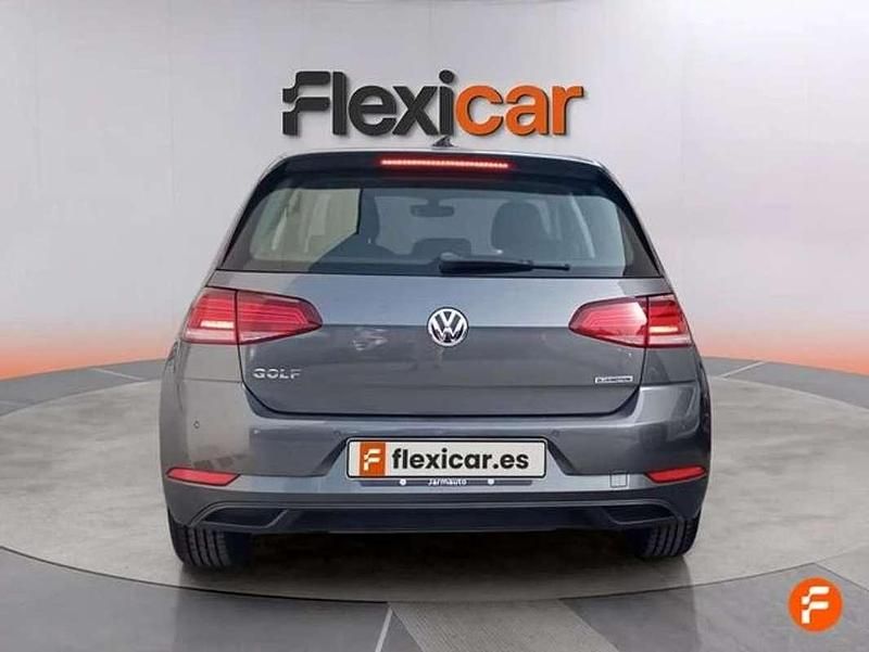 Usado VW Golf VIII Edition 131 HP (96 kW) 2020 Cinzento Citadino