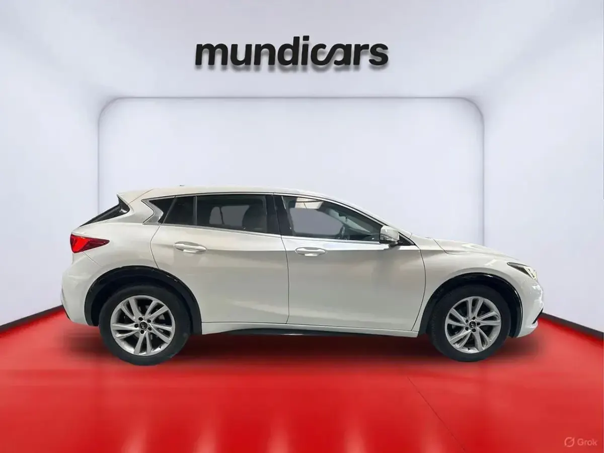 Usado Infiniti Q30 Premium 156 CV (114 kW) 2016 Blanco Berlina