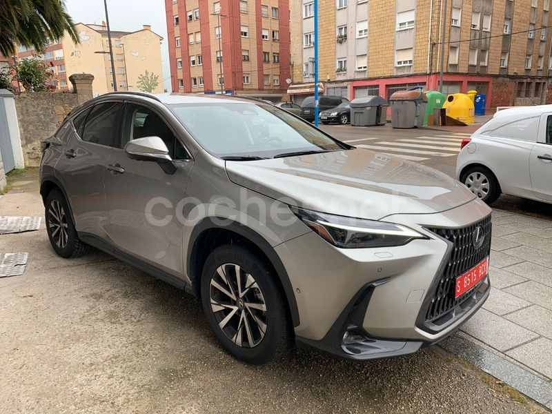Beige Usado 2022 Lexus NX450h+ Luxury Line SUV | 58.500 € - Imagen 1/4