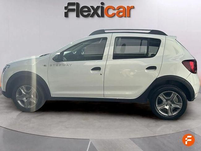 Usado Dacia Sandero Comfort 90 CV (66 kW) 2019 Blanco Utilitario