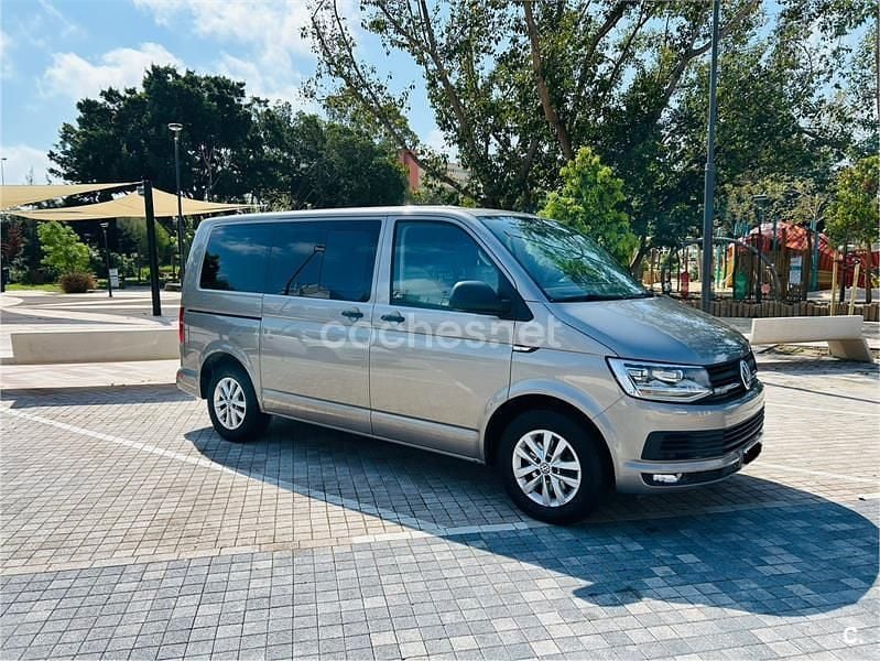 Usado VW Multivan Trendline 150 CV (110 kW) 2017 Beige Monovolumen