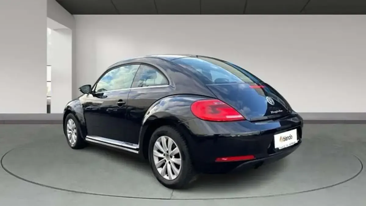 Usado VW Beetle Design 105 CV (77 kW) 2012 Negro Utilitario