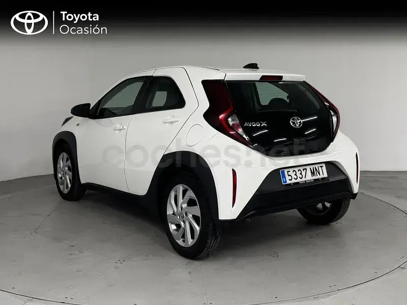 Usado Toyota Aygo X Play 72 CV (52 kW) 2024 Blanco SUV