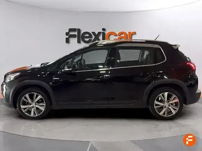 Usado Peugeot 2008 Allure 130 CV (95 kW) 2019 Negro SUV