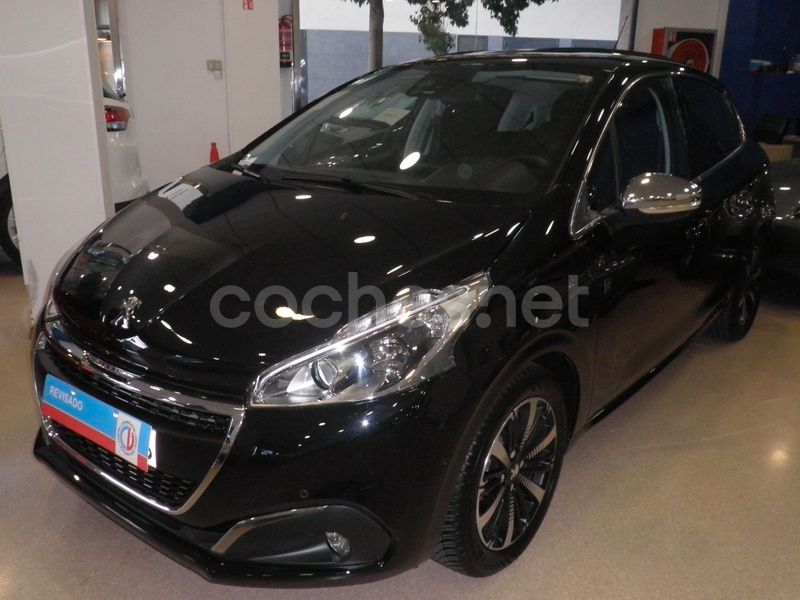 Negro Usado 2019 Peugeot 208 Utilitario | 9770 € (Precio justo) - Imagen 1/4