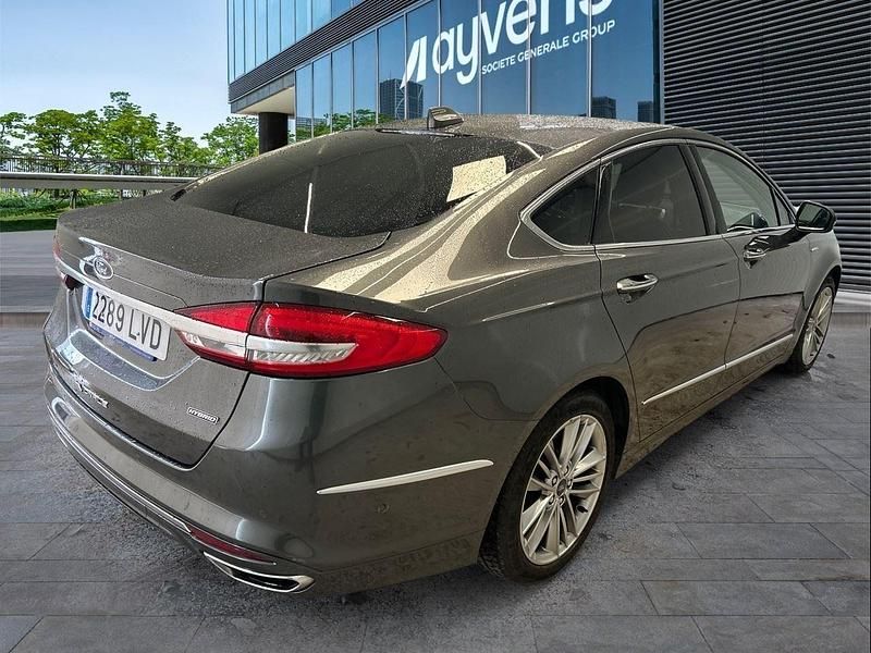 Usado Ford Mondeo Vignale 188 CV (138 kW) 2021 Gris Berlina