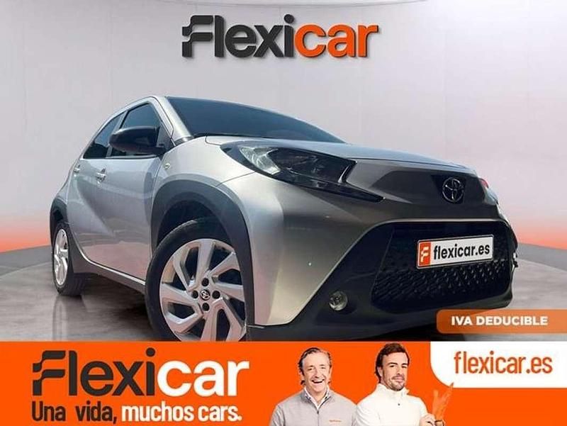 Gris Usado 2024 Toyota Aygo X-play Utilitario | 12.990 € (Precio justo) - Imagen 1/2