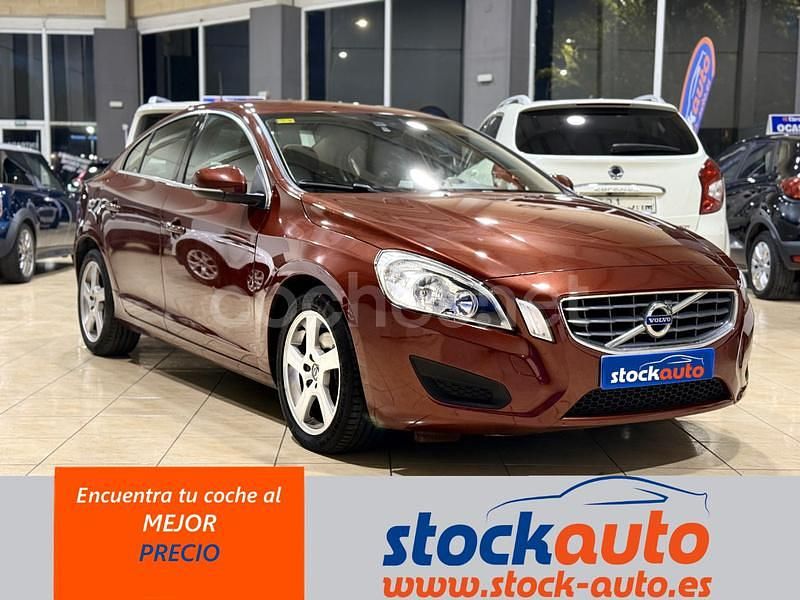 Granate Usado 2011 Volvo S60 Momentum Berlina | 10.400 € (Precio justo) - Imagen 1/4