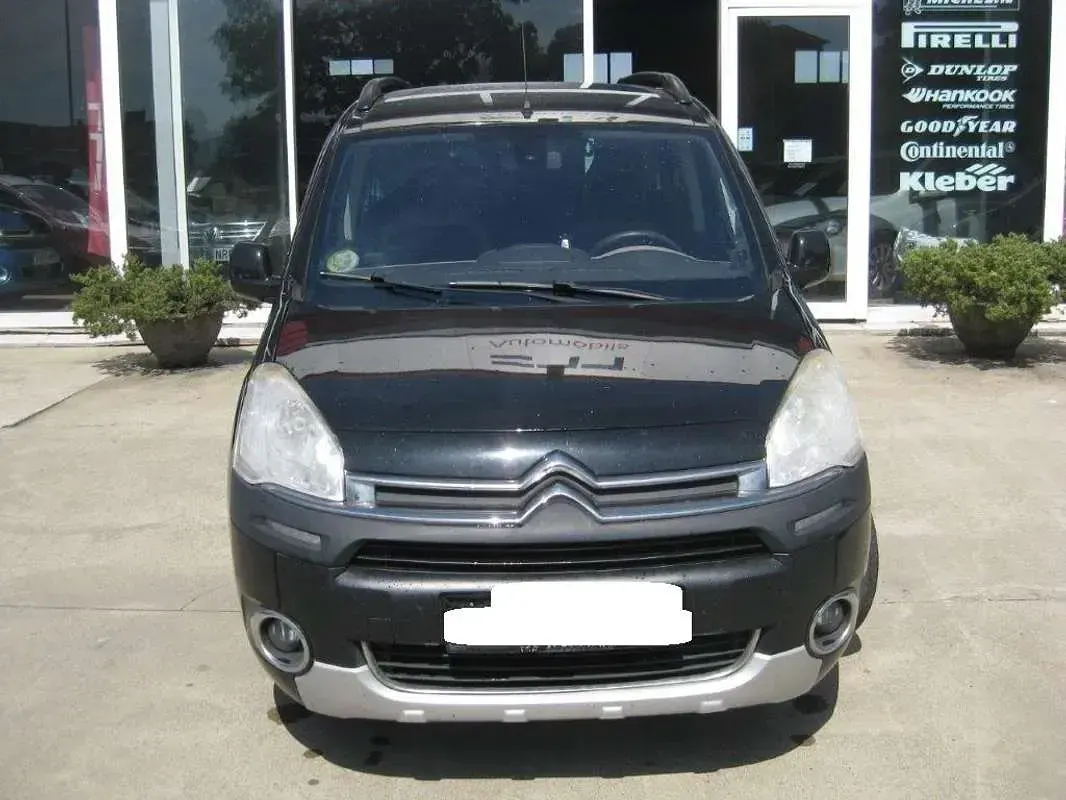 Usado Citroën Berlingo XTR 114 CV (83 kW) 2014 Negro Monovolumen