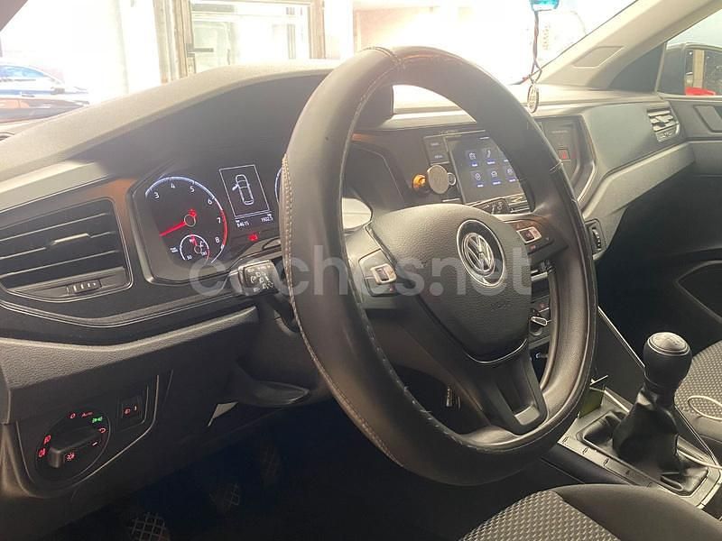Usado VW Polo Advance 80 CV (58 kW) 2019 Gris / plata Berlina