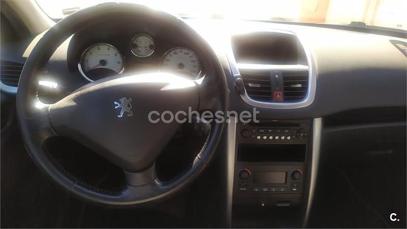 Usado Peugeot 207 95 CV (69 kW) 2009 Negro Berlina