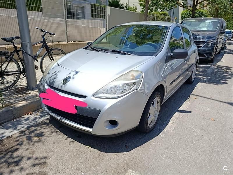 Gris / plata Usado 2009 Renault Clio II Authentique Berlina | 4300 € (Precio justo) - Imagen 1/4
