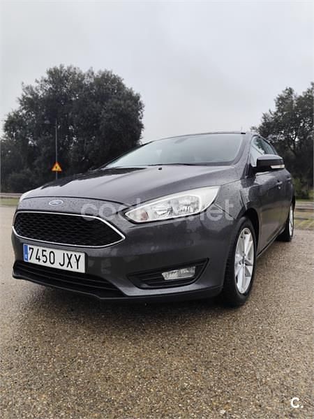 Usado Ford Focus Titanium 125 CV (91 kW) 2017 Gris / plata Familiar