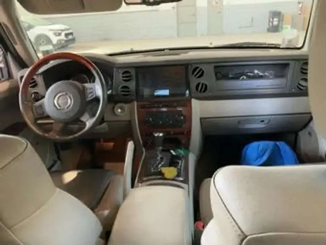 Usado Jeep Commander Overland 218 CV (160 kW) 2008 Beige SUV