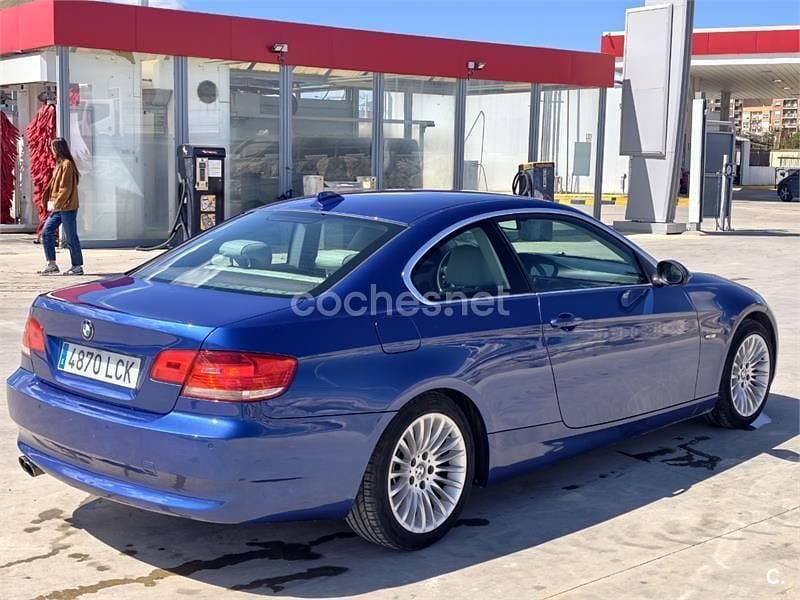 Usado BMW 330 231 HP (169 kW) 2006 Azul Coupé