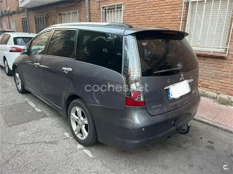 Usado Mitsubishi Grandis Intense 136 CV (100 kW) 2008 Gris / plata Monovolumen