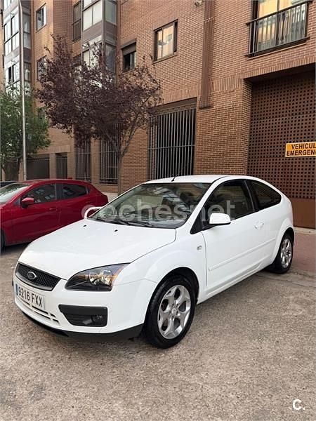 Usado Ford Focus Business Edition 90 CV (66 kW) 2007 Blanco Berlina