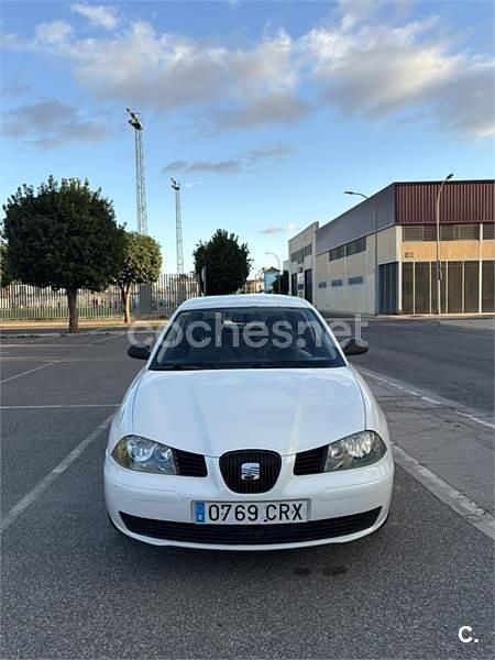 Blanco Usado 2004 Seat Ibiza Fresh Berlina | 2700 € (Precio justo) - Imagen 1/4