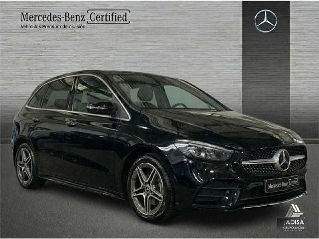 Usado Mercedes B180 116 CV (85 kW) 2022 Negro cosmos Monovolumen