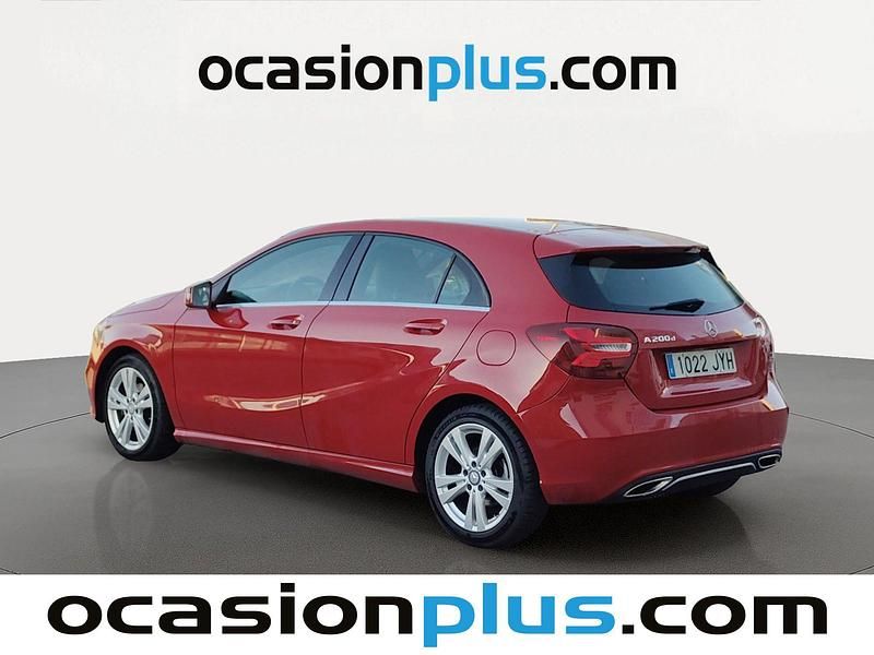 Usado Mercedes A200 Style 136 CV (100 kW) 2017 Rojo Utilitario