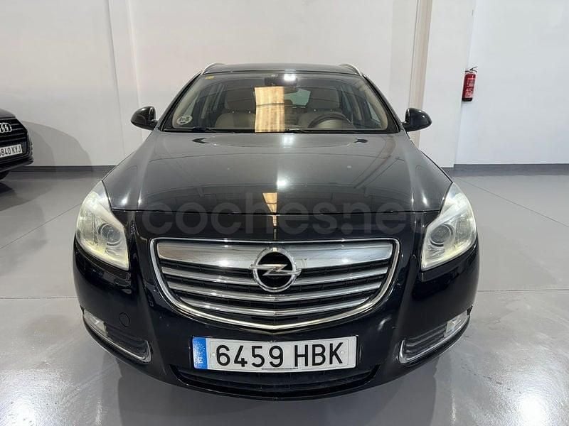 Usado Opel Insignia Cosmo 160 CV (117 kW) 2011 Negro Familiar