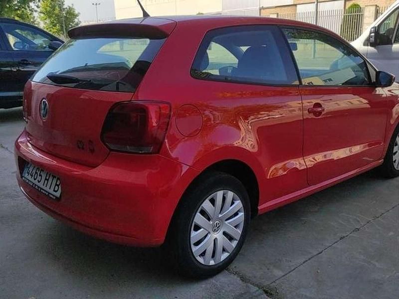 Usado VW Polo Advance 70 CV (51 kW) 2013 Rojo Utilitario