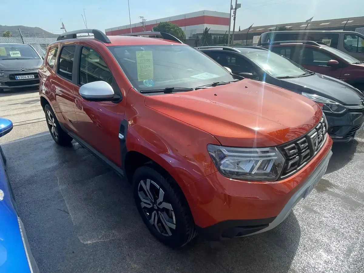 Usado Dacia Duster Prestige 100 CV (73 kW) 2021 Naranja SUV