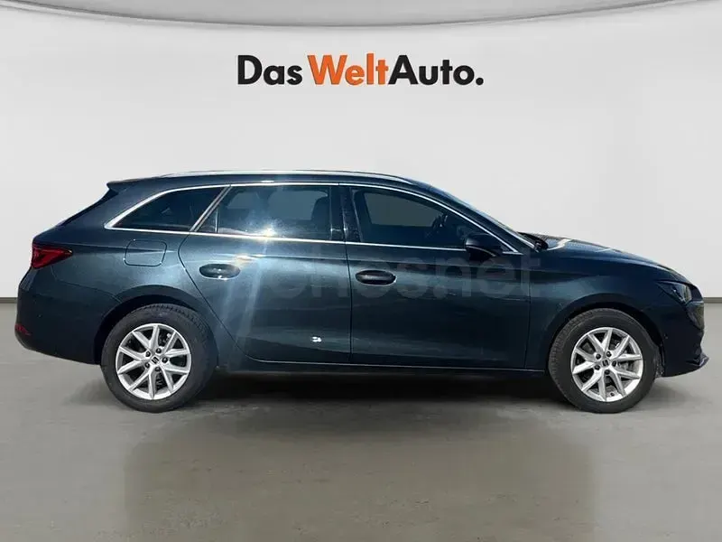 Usado Seat Leon Style 116 CV (85 kW) 2025 Gris / plata Berlina