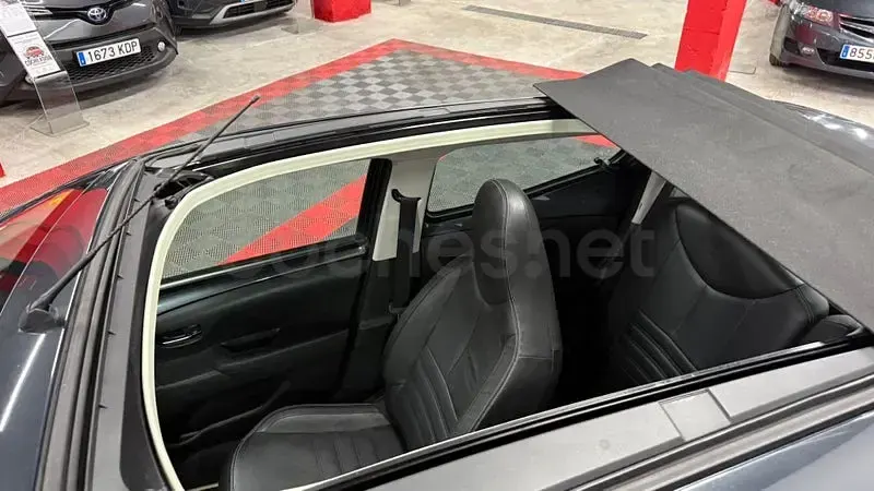 Usado Toyota Aygo X-cite 69 CV (50 kW) 2016 Gris / plata Utilitario