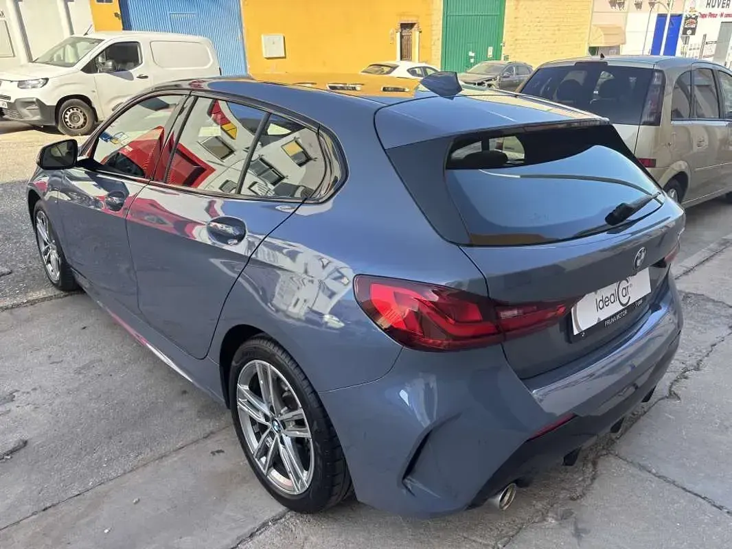 Usado BMW 118 M Sport 136 CV (100 kW) 2022 Gris Utilitario