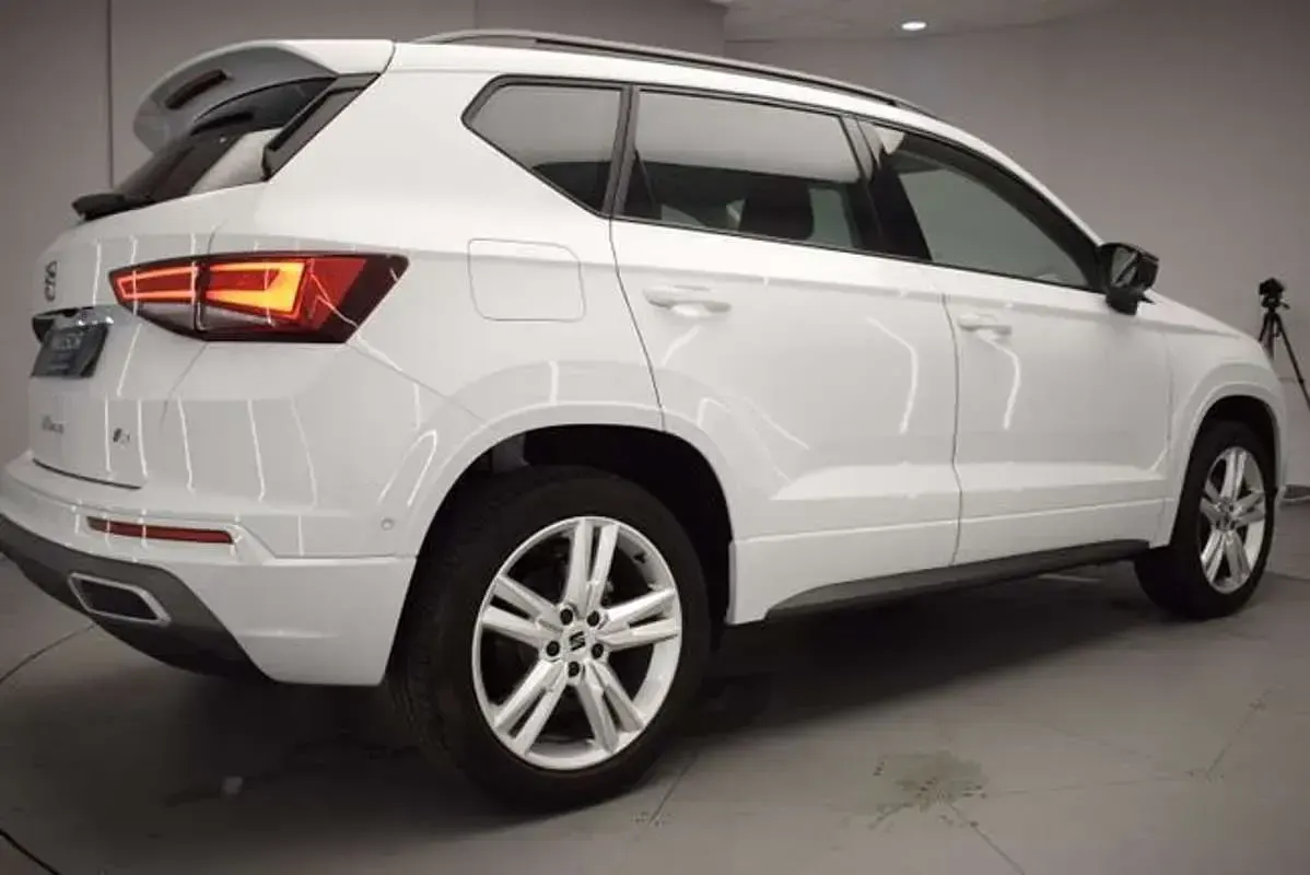 Usado Seat Ateca FR 150 CV (110 kW) 2024 Blanco SUV