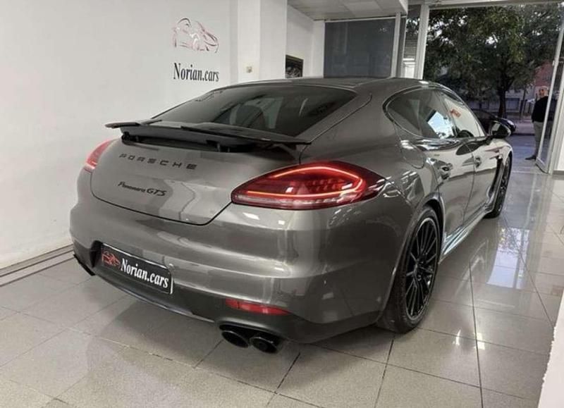 Usado Porsche Panamera GTS 441 CV (324 kW) 2014 Gris Berlina