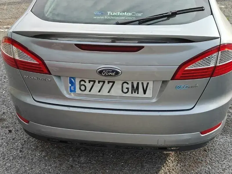 Usado Ford Mondeo 125 CV (91 kW) 2009 Gris / plata Berlina