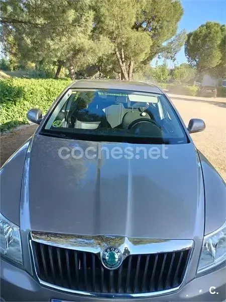 Usado Skoda Octavia 105 CV (77 kW) 2010 Gris / plata Berlina