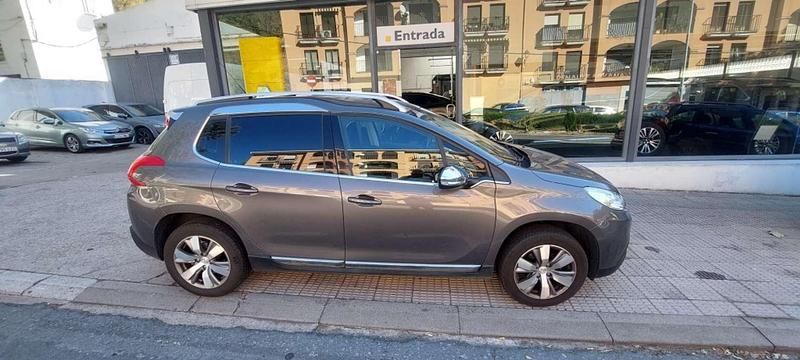 Gris Usado 2015 Peugeot 2008 Allure SUV | 9800 € (Precio justo) - Imagen 1/4