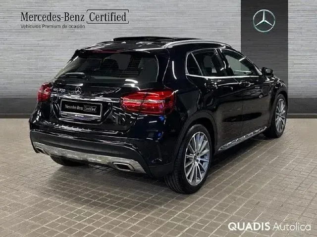 Usado Mercedes GLA200 Urban 156 CV (114 kW) 2020 Negro cosmos SUV