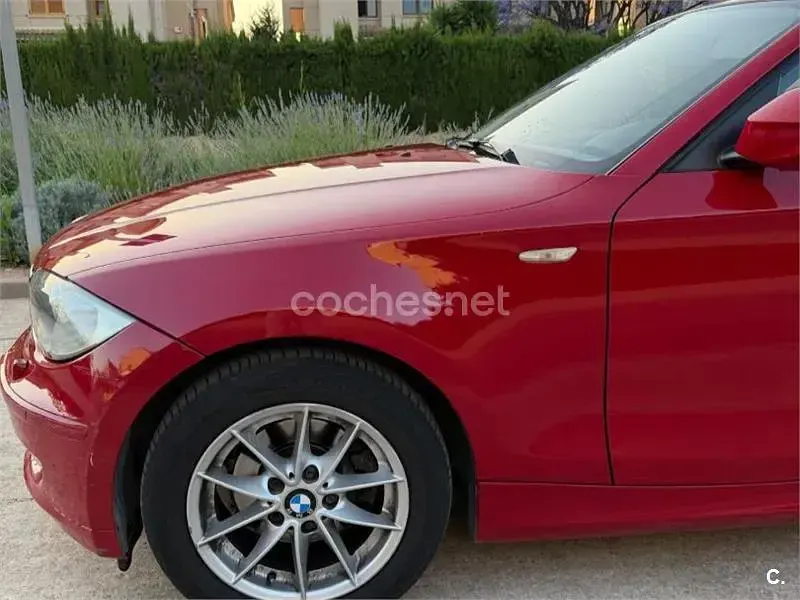 Usado BMW 118 143 CV (105 kW) 2010 Rojo Utilitario